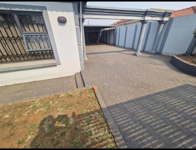 4 BEDROOM HOUSE FOR SALE IN DANVILLE